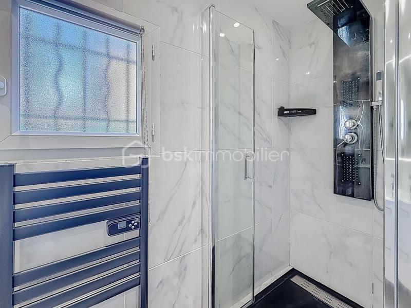 Maison traditionnelle - 105 m² - 5 pièces