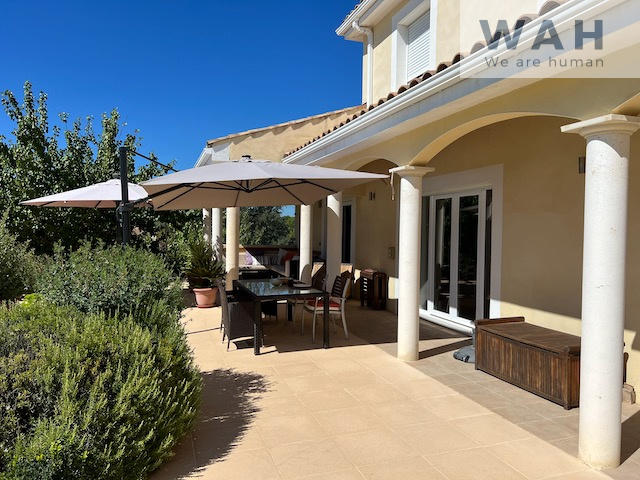 Maison - 197 m² - 5 pièces