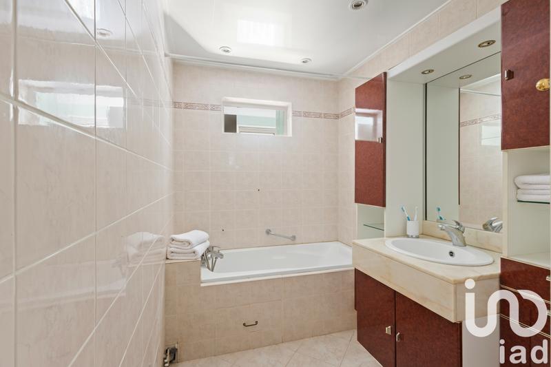 Appartement - 102 m² - 5 pièces