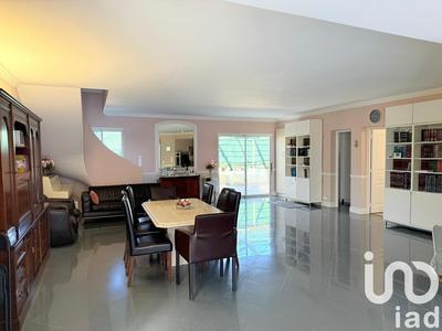 Maison - 200 m² - 7 pièces