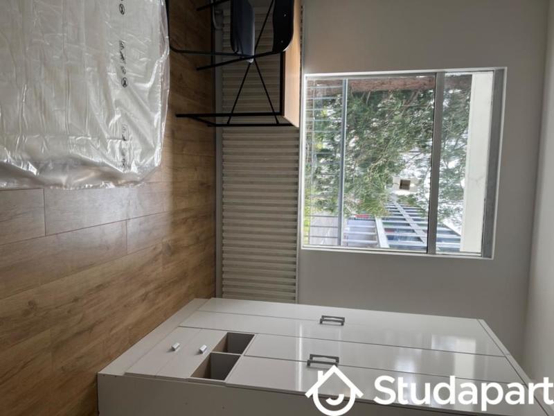 Chambre - 11 m² - 1 pièce