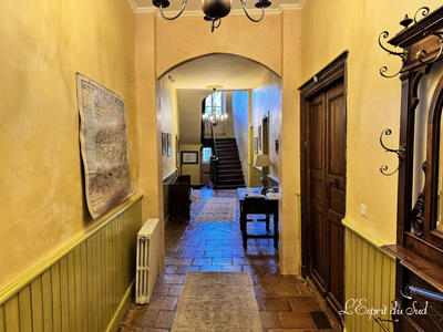 Maison - 668 m² - 14 pièces