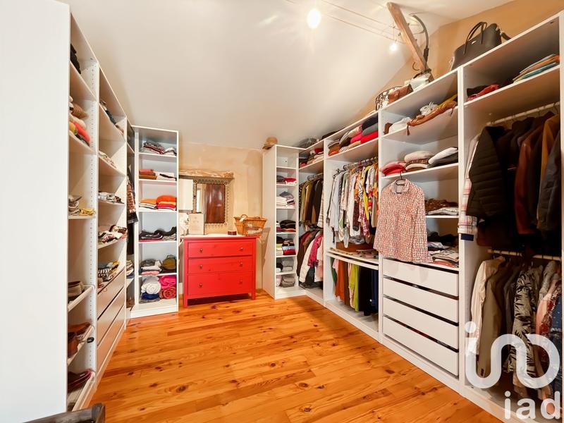 Maison - 230 m² - 8 pièces