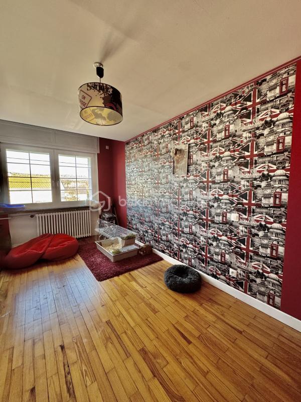 Maison traditionnelle - 260 m² - 10 pièces