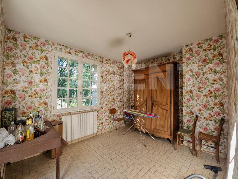 Maison traditionnelle - 250 m² - 8 pièces