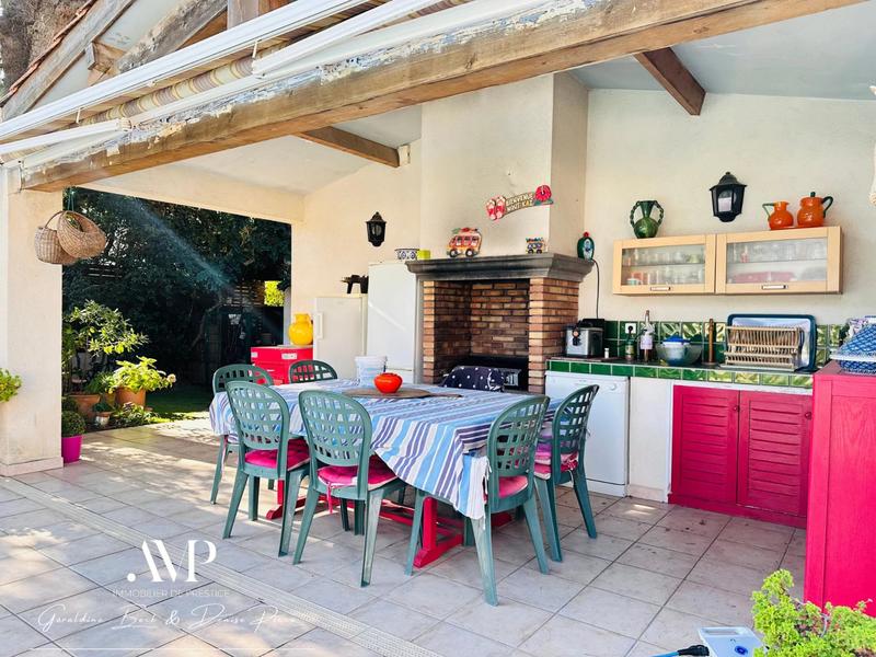 Propriété - 180 m² - 5 pièces