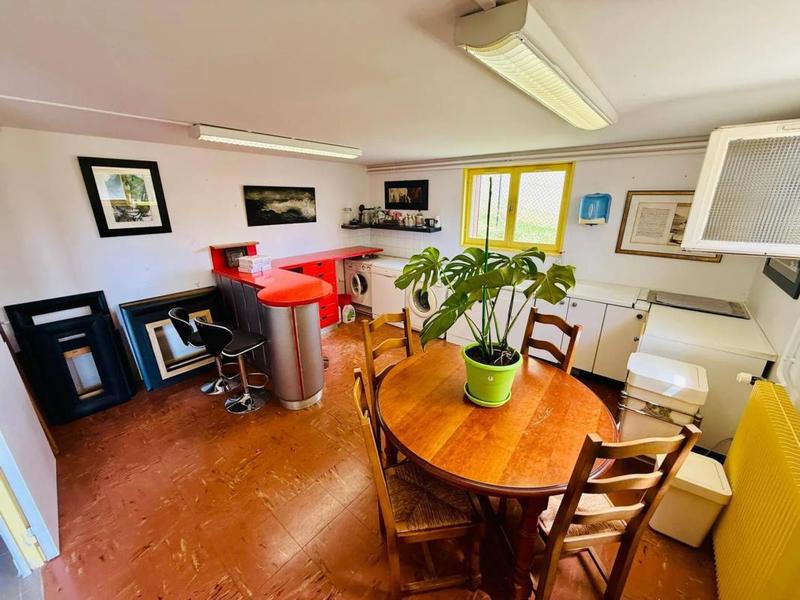 Maison - 202 m² - 6 pièces