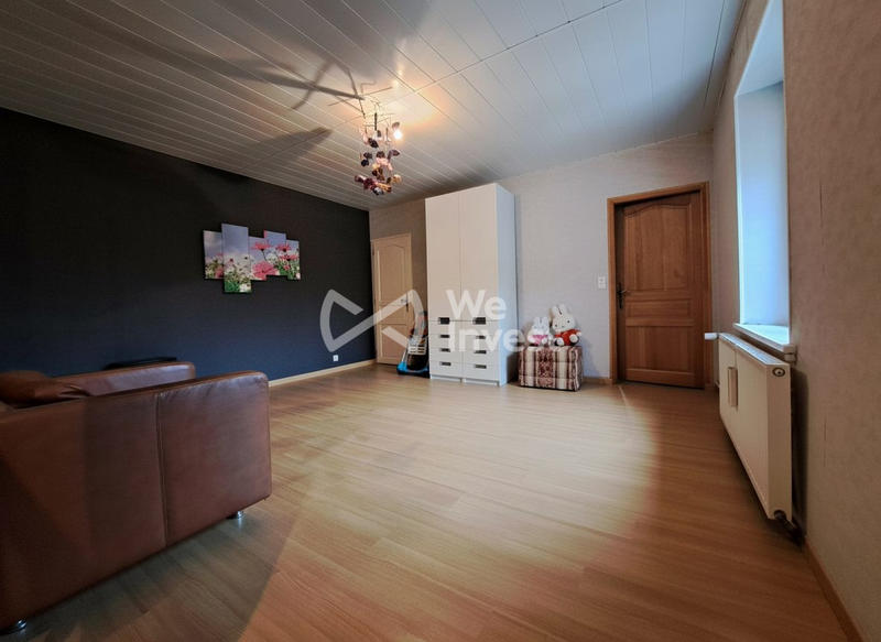 Maison - 213 m² - 8 pièces