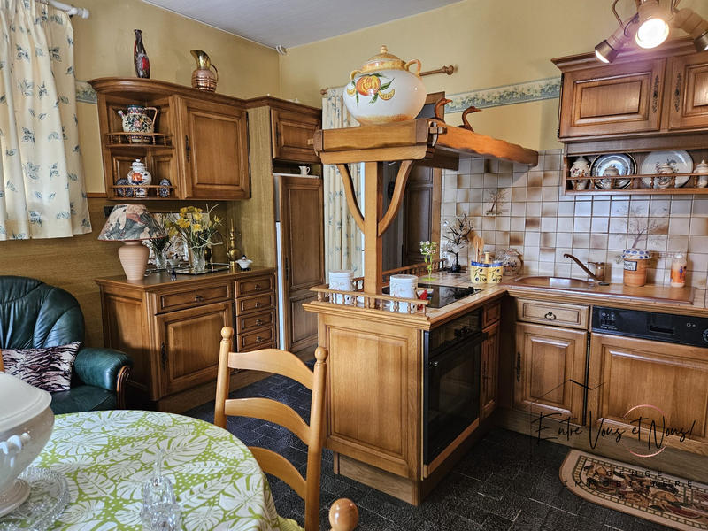 Maison - 313 m² - 13 pièces