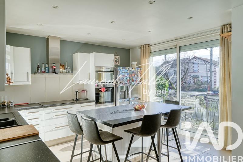 Maison - 162 m² - 7 pièces