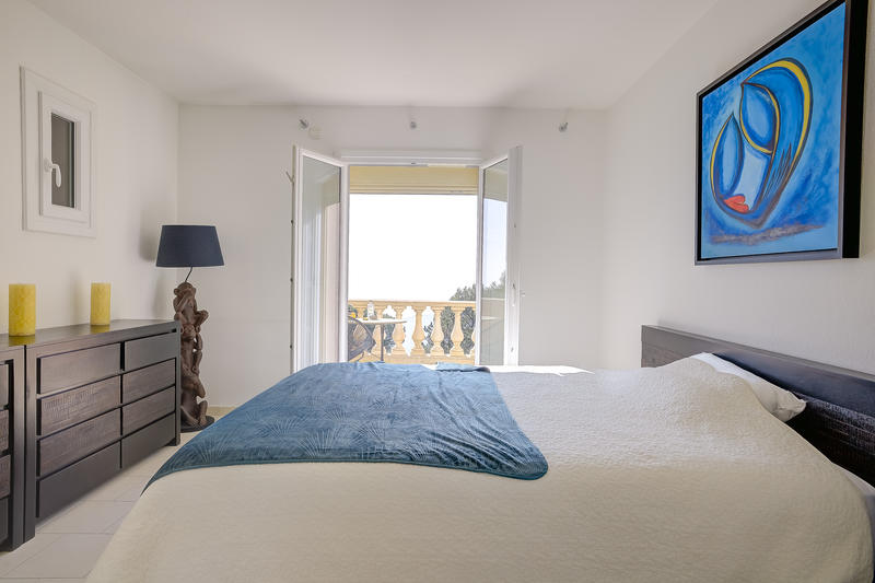 Villa - 220 m² - 6 pièces