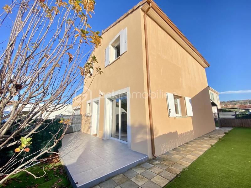 Maison - 97 m² - 5 pièces