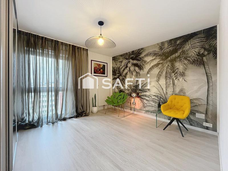 Appartement - 99 m² - 6 pièces