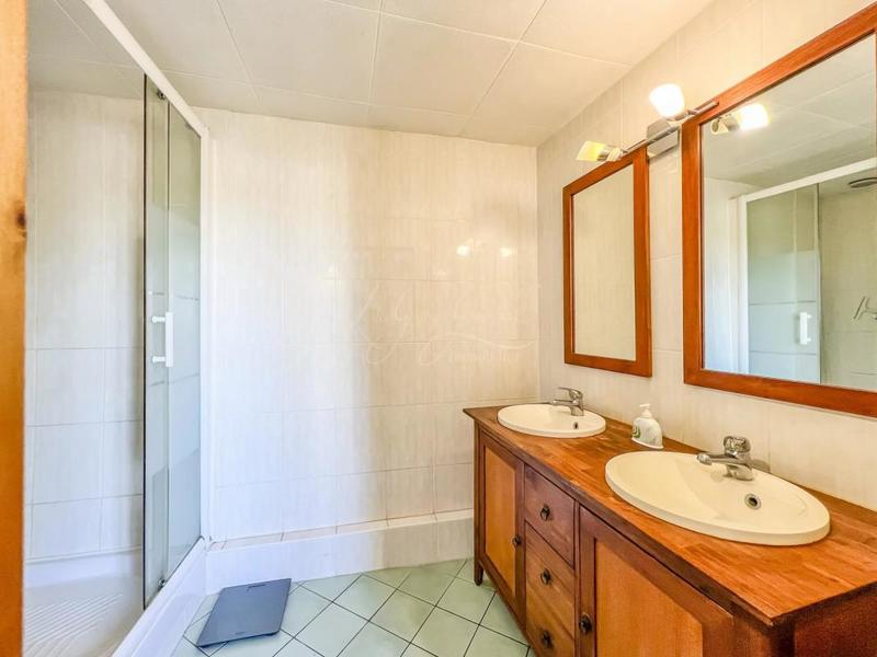 Maison de village - 294 m² - 15 pièces