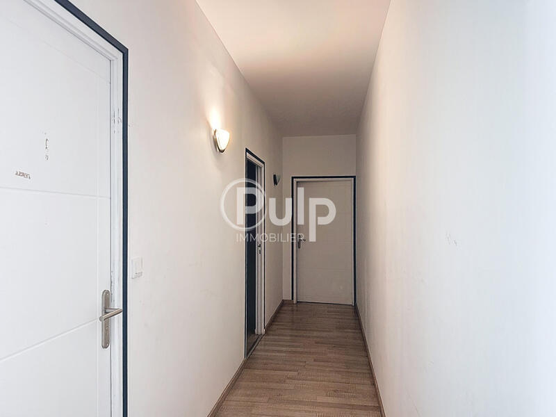 Local commercial - 75 m² - 6 pièces