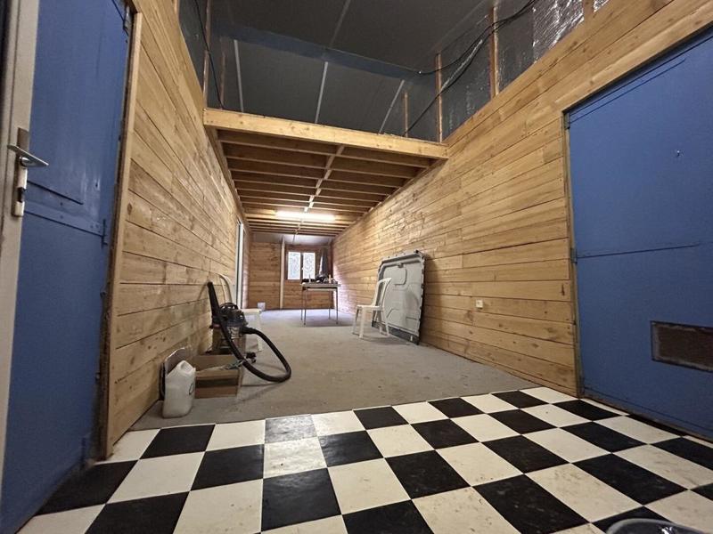 Immeuble - 81 m² - 3 pièces