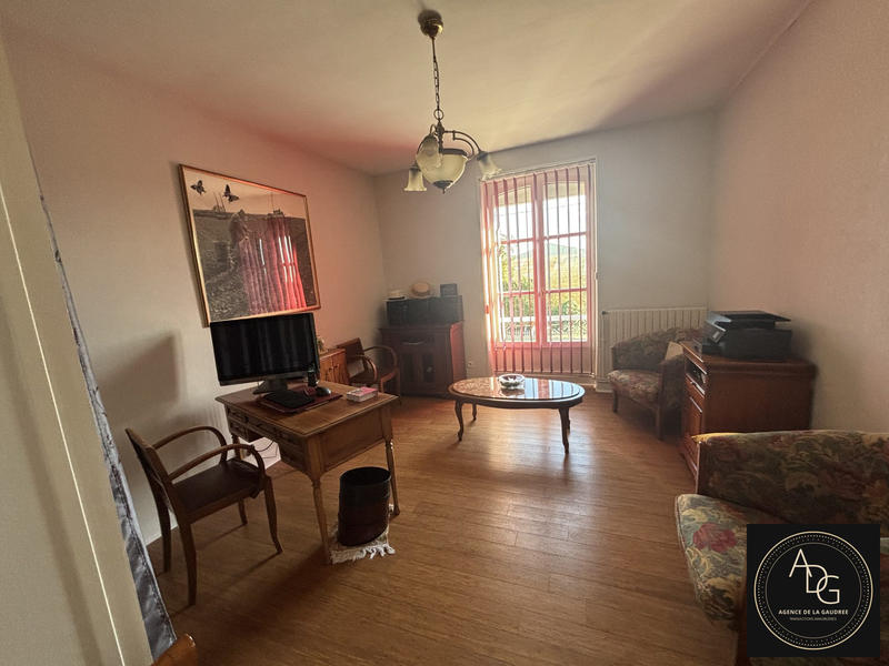 Maison - 221 m² - 9 pièces