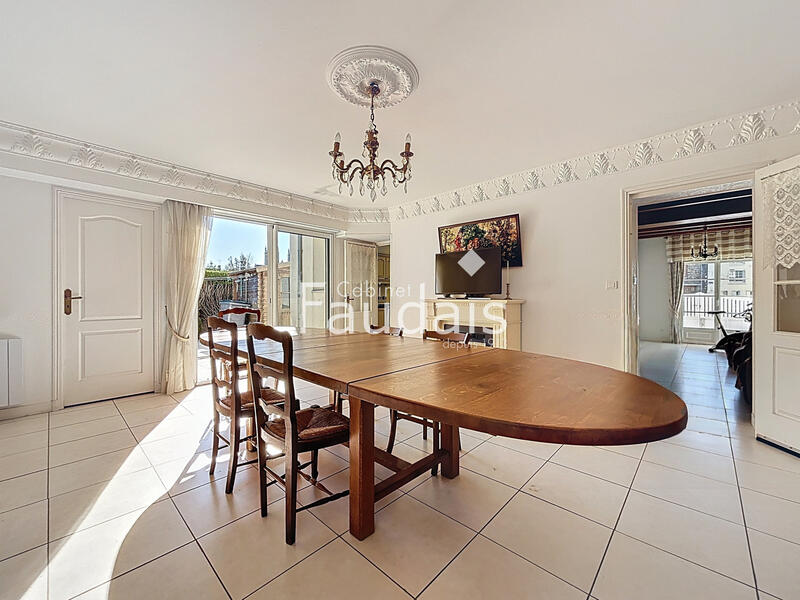 Maison - 139 m² - 7 pièces