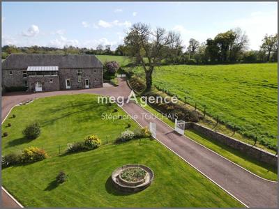 Maison - 350 m² - 17 pièces