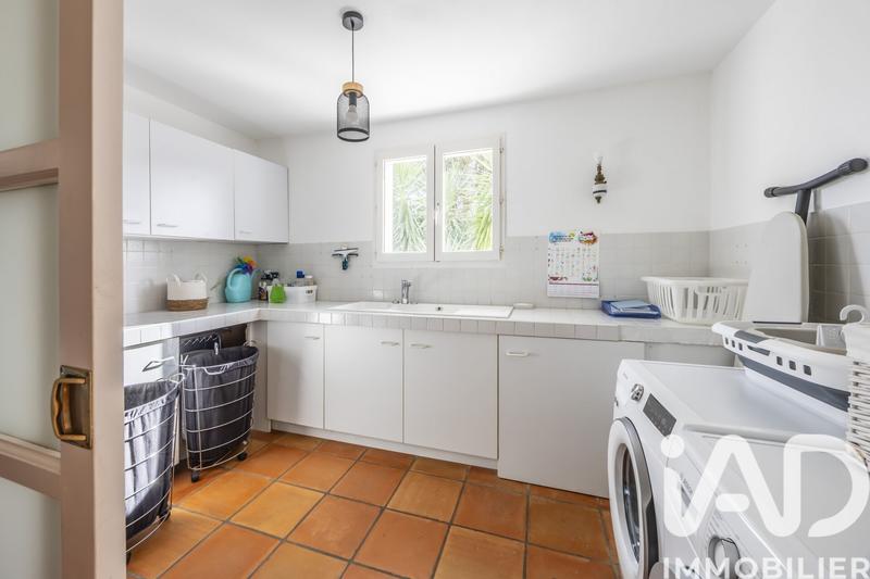 Maison - 227 m² - 7 pièces