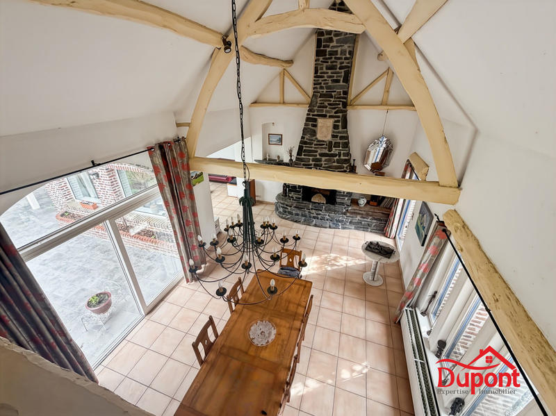 Maison - 212 m² - 7 pièces