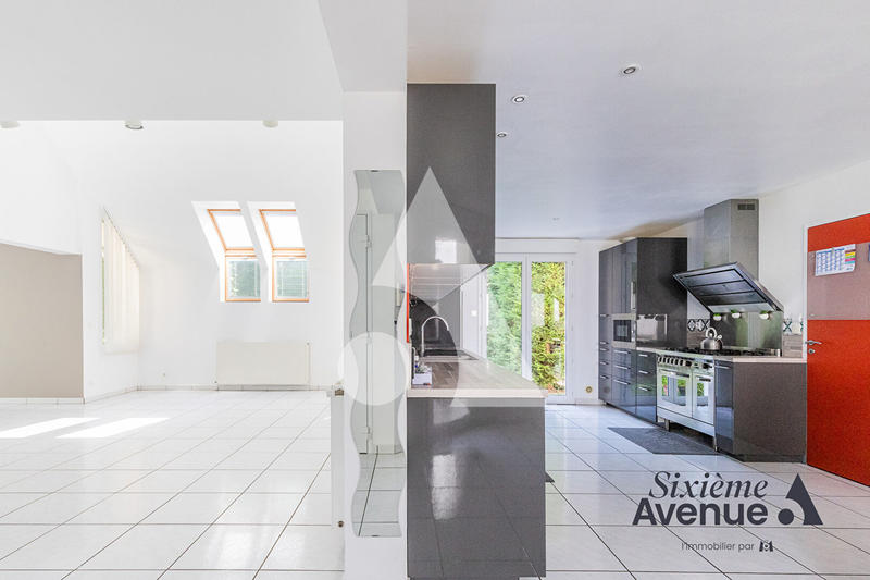 Maison - 195 m² - 6 pièces