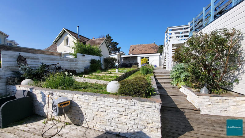 Villa - 225 m² - 9 pièces