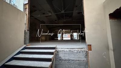 Local commercial - 400 m² - 1 pièce