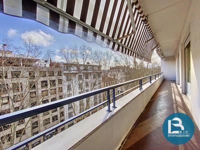 Appartement - 145 m² - 5 pièces