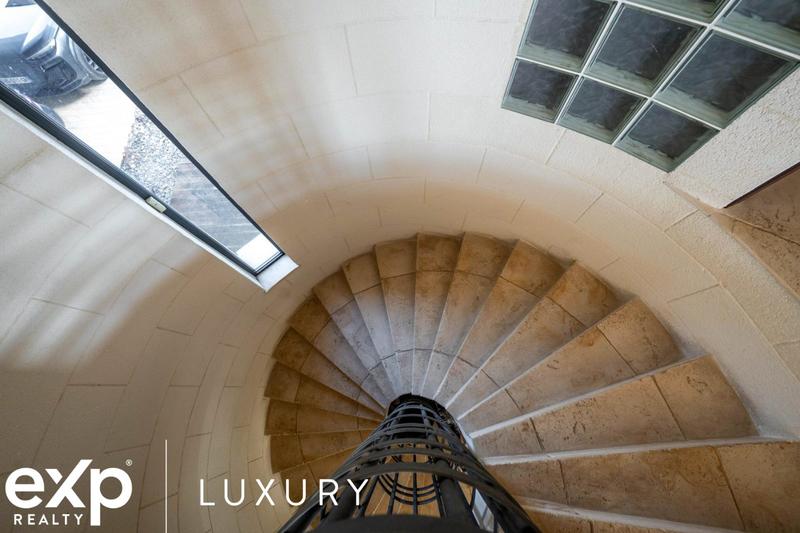 Maison contemporaine - 289 m² - 6 pièces