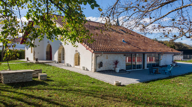 Maison - 360 m² - 9 pièces