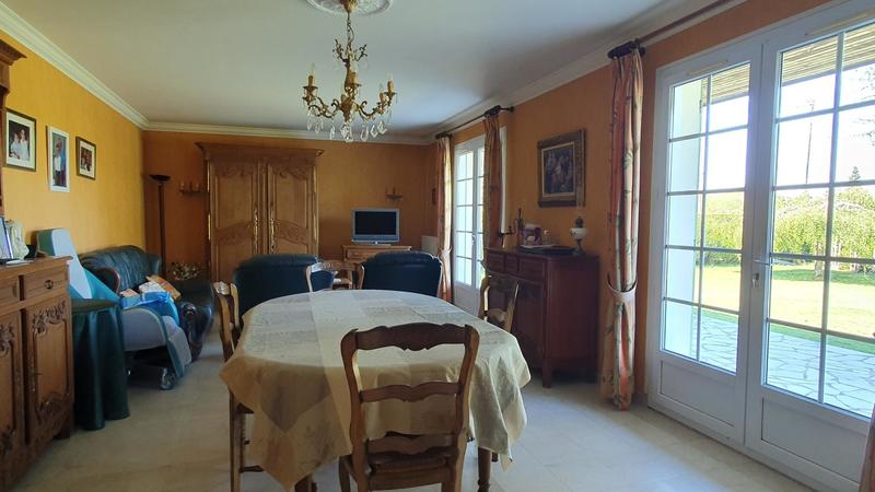 Maison - 180 m² - 7 pièces