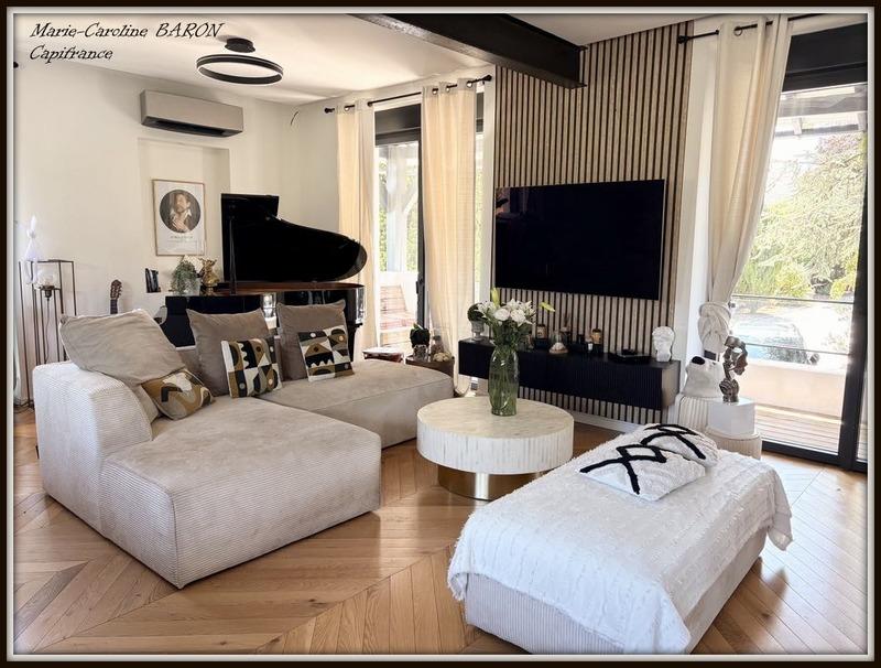 Maison - 170 m² - 8 pièces