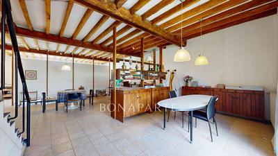 Maison - 246 m² - 8 pièces