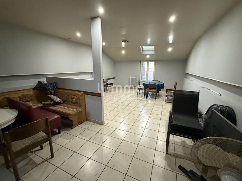 Maison - 300 m² - 9 pièces