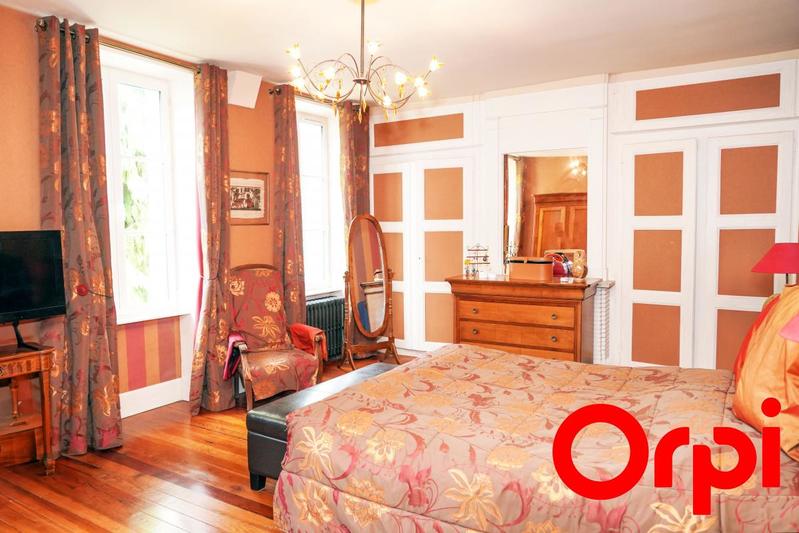 Maison - 275 m² - 7 pièces