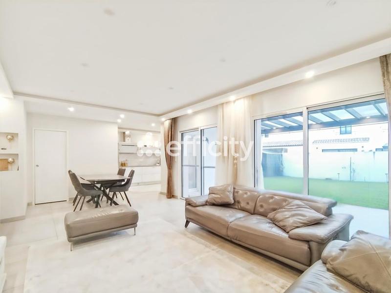 Pavillon - 110 m² - 5 pièces