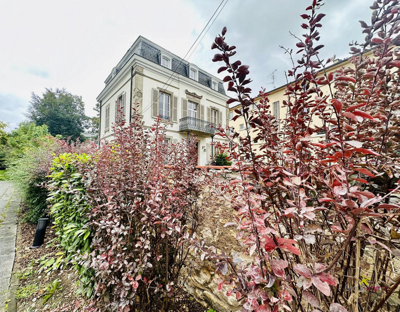 Maison - 200 m² - 8 pièces