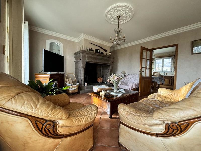 Demeure - 210 m² - 8 pièces