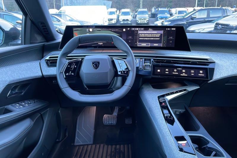 Peugeot 5008 Hybrid 145 E-Dcs6 Allure