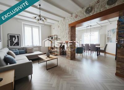 Maison - 159 m² - 8 pièces