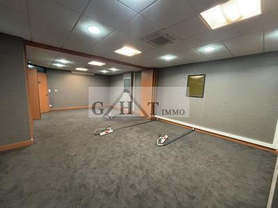 Local commercial - 284 m²