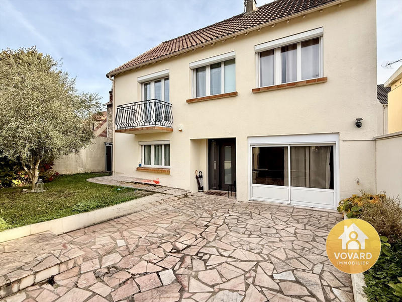 Maison - 156 m² - 9 pièces