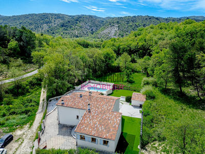 Maison - 167 m² - 6 pièces