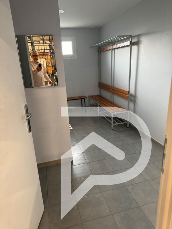 Local d'activité / Entrepôt - 570 m²