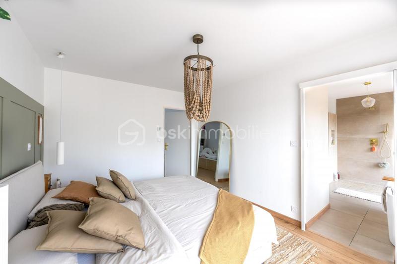 Maison - 196 m² - 7 pièces