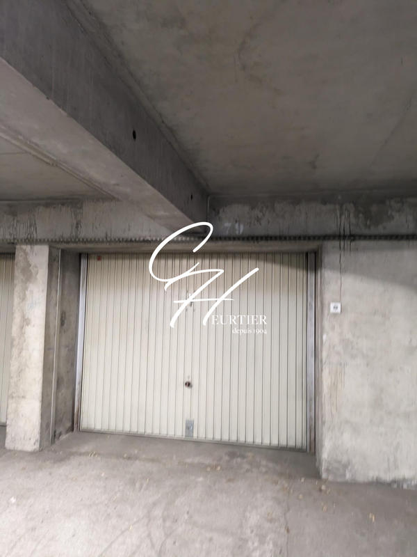 Parking / Garage - 28 m²