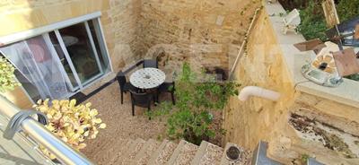 Maison - 256 m² - 12 pièces