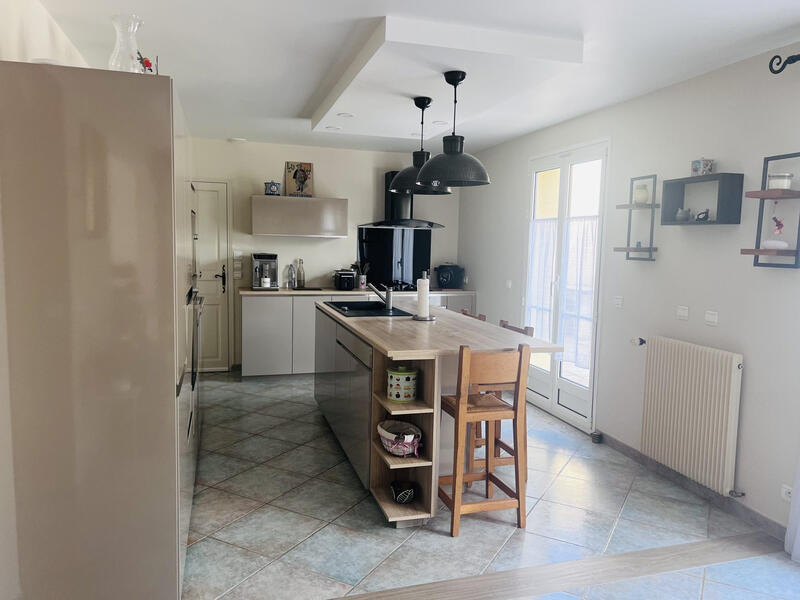 Maison - 197 m² - 8 pièces