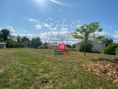 Terrain constructible - 1 468 m²